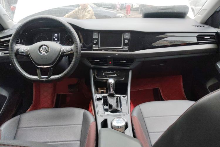 Used Volkswagen Bora 2020 1.5L Automatic Elite Version Center Console