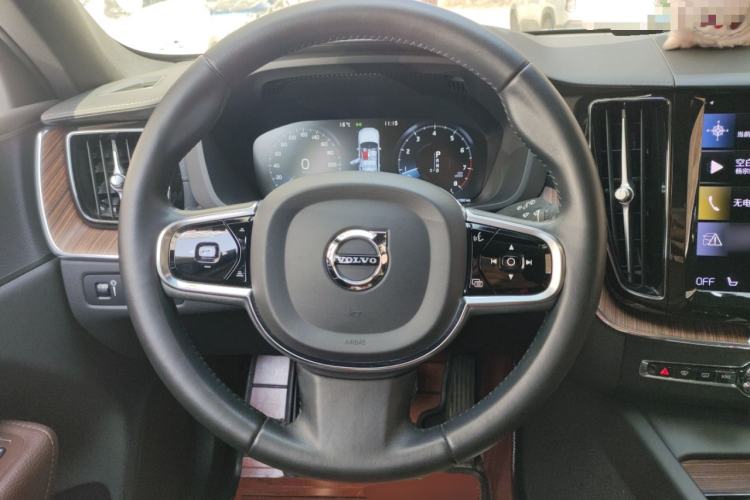 Used Volvo XC60 2021 T5 4x4 Smart Luxury Edition
