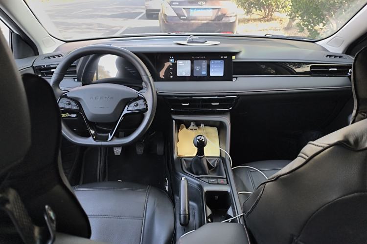 Used Roewe i5 2023 1.5L Manual Comfort Edition
