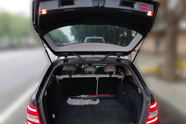 Used Mercedes-Benz C-Class 2011 C 200 Luxury Sport Touring Edition