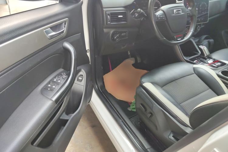 Used Qoros 5 2019 Qoros 5S 1.6 TGDI Prestige Model Driver Seat