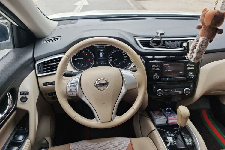 Used Nissan X-Trail 2014 2.0L CVT Comfort Edition 2WD Steering Wheel