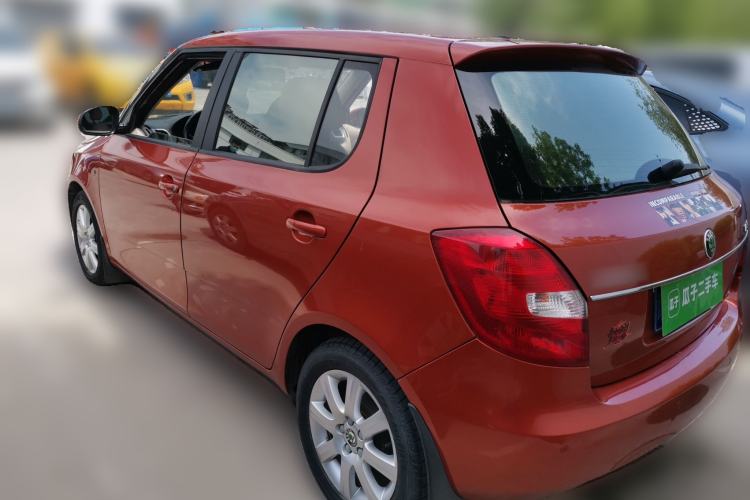 Used Skoda Fabia 2011 1.6L Automatic Crystal Edition Rear Left 45 Deg