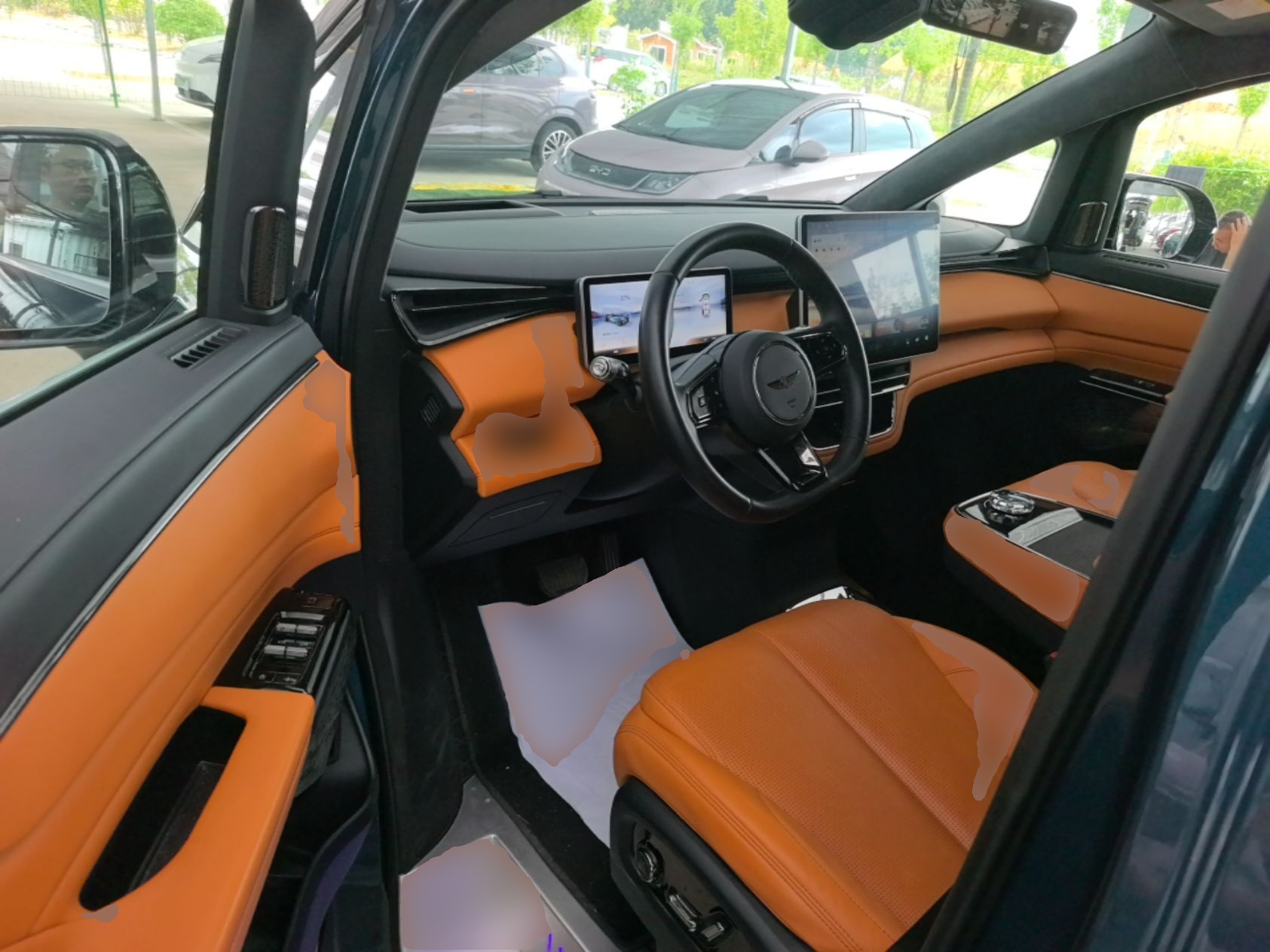 Geely Galaxy LEVC L380 2024 140-Degree 6-Seater All-Wheel-Drive Ultra — снимка 18