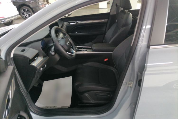 Used Geely Auto Emgrand L HiP 2022 1.5TD-DHT Pro 100KM Super Clean
