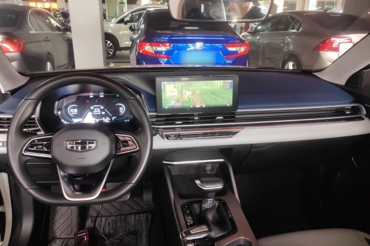 Used Geely Auto Emgrand 2022 4th Generation 1.5L CVT Flagship Model Center Console