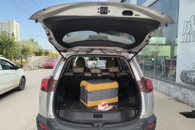 Used Toyota RAV4 2013 2.0L CVT Four-Wheel Drive Fashion Edition Trunk