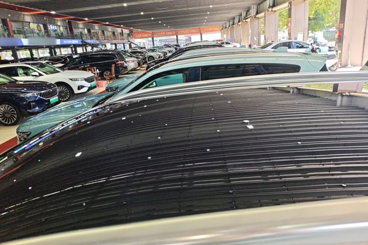 Used VOYAH FREE 2021 Four-Wheel Drive Standard Range-Extended Exclusive Luxury Package Roof