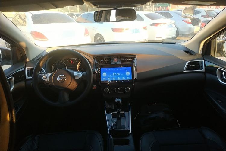 Used Nissan Sylphy 2016 1.6XV CVT Smart Enjoyment Version Center Console