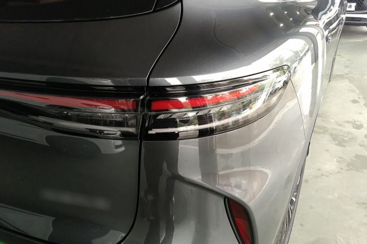 Used Chery Tiggo 8 2026 Model, 5th Generation Tiger Model, Kunpeng 1.6T Automatic Flagship Version Right Rear Taillight