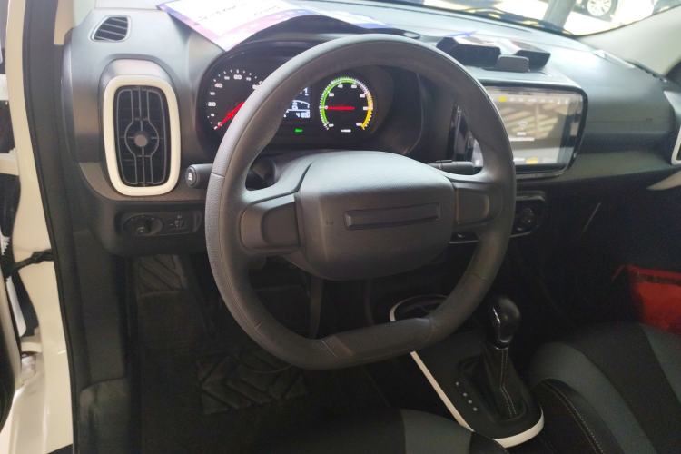 Used Roewe Clever 2022 311km QiQi BoBo Edition Center Console