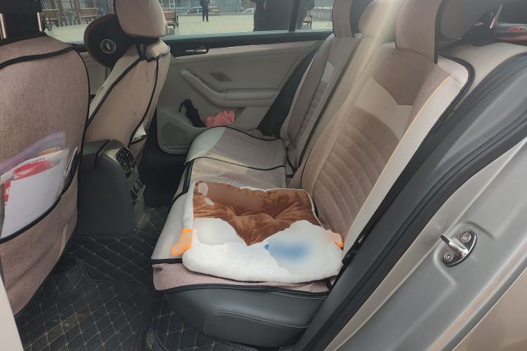 Used Volkswagen Sagitar 2015 1.6L Manual Comfort Model
