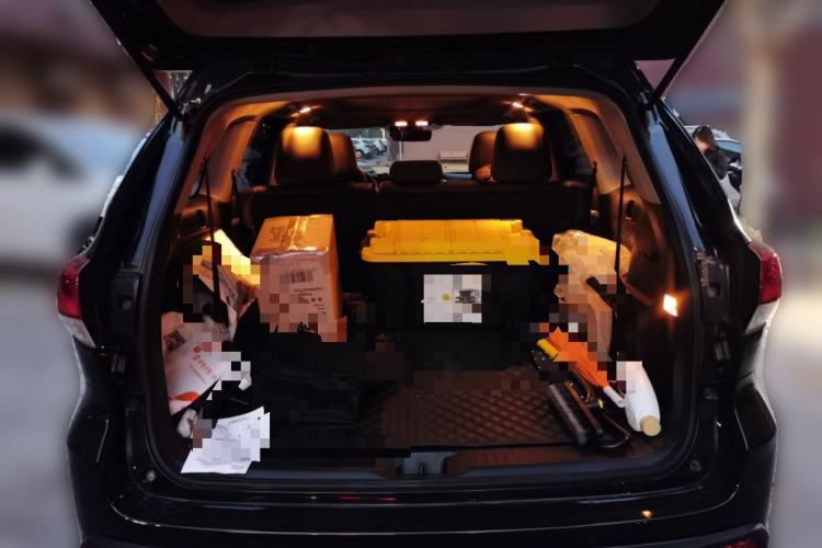 Used Toyota Highlander 2018 2.0T Four-Wheel Drive Luxury Version 7 Seats China VI Standard