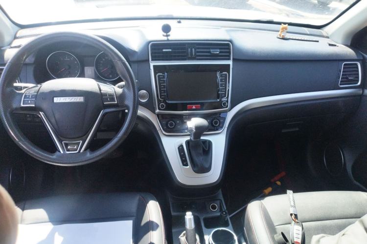 Used Haval M6 2019 1.5T DCT Two-Wheel Drive Value Edition China VI Standard Center Console