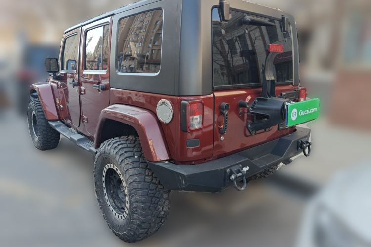 Used Jeep Wrangler 2010 3.8L Sahara Four-Door Edition
