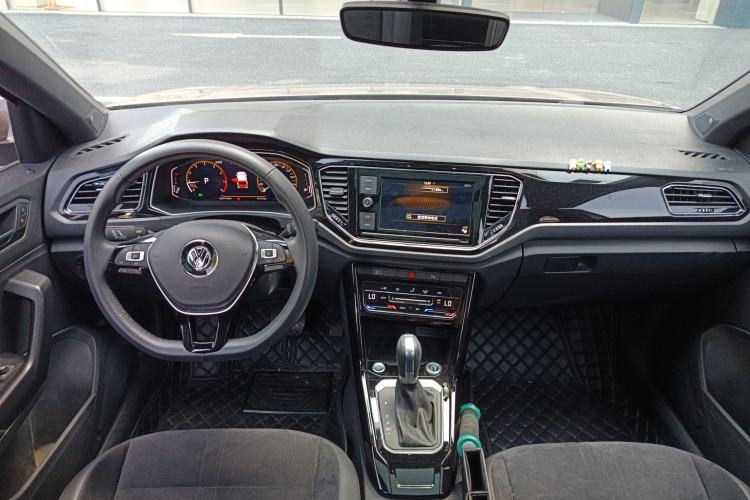 Used Volkswagen T-ROC 2020 280TSI DSG Two-Wheel-Drive Luxury Version Center Console