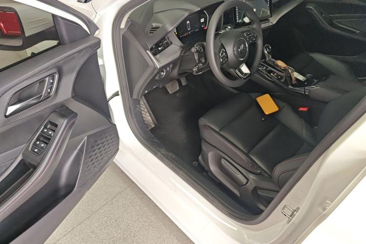 Used MG 5 2021 180 DVVT CVT Youth Luxury Edition
