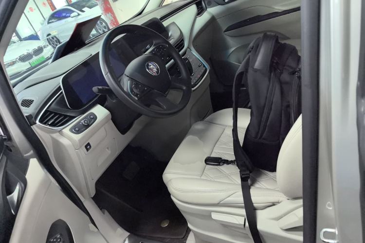 Used Buick GL8 2022 ES Landtrek 653T Comfort Edition
