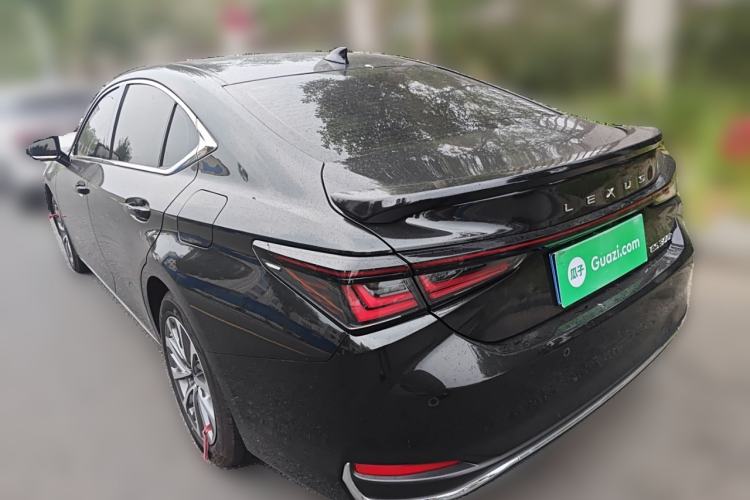Used Lexus ES 2025 200 Premium Edition Rear Left 45 Deg