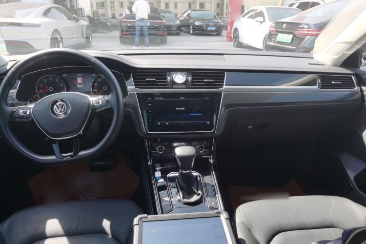 Used Volkswagen Phideon 2019 380TSI Two-Wheel Drive Business Edition China VI Standard
