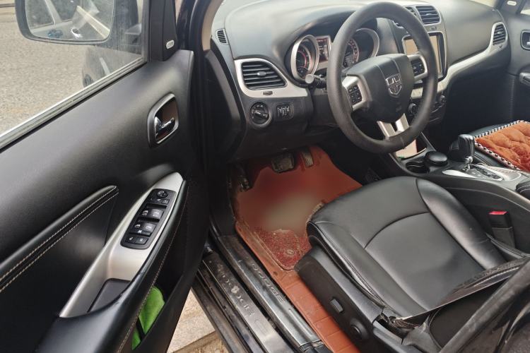 Used Dodge Journey 2013 2.4L Two-Wheel Drive Luxury Version