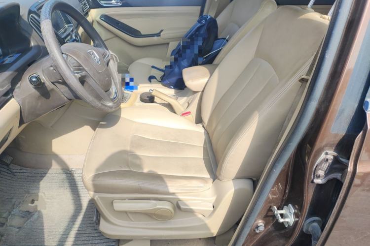 Used Baojun 730 2014 1.5L manual Comfort ESP version 7 seats
