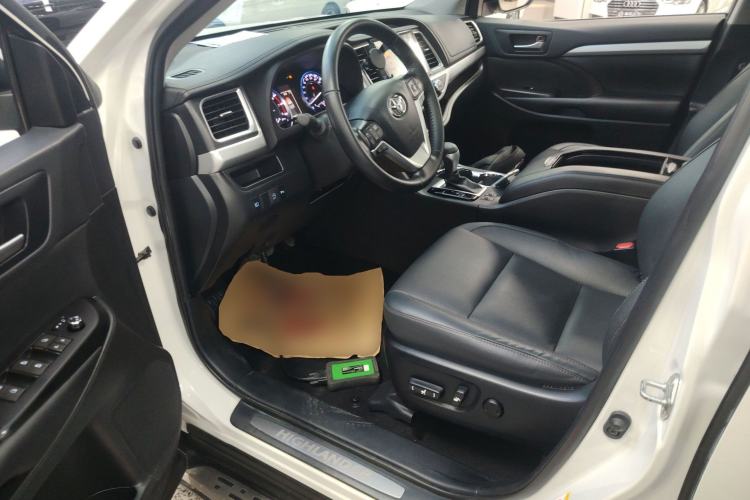 Used Toyota Highlander 2018 2.0T Four-Wheel Drive Luxury Version 7 Seats China VI Standard
