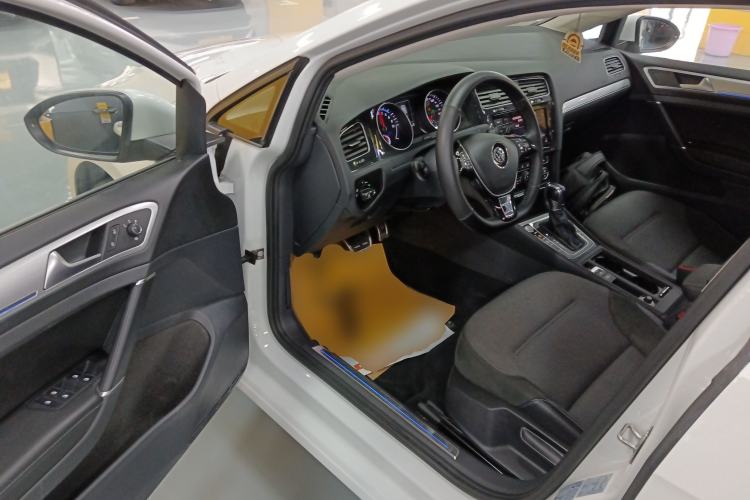 Used Volkswagen Golf Pure Electric 2020 Chari
