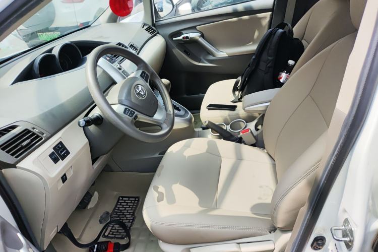 Used Toyota Verso 2014 Starlight 180E CVT Elite Edition
