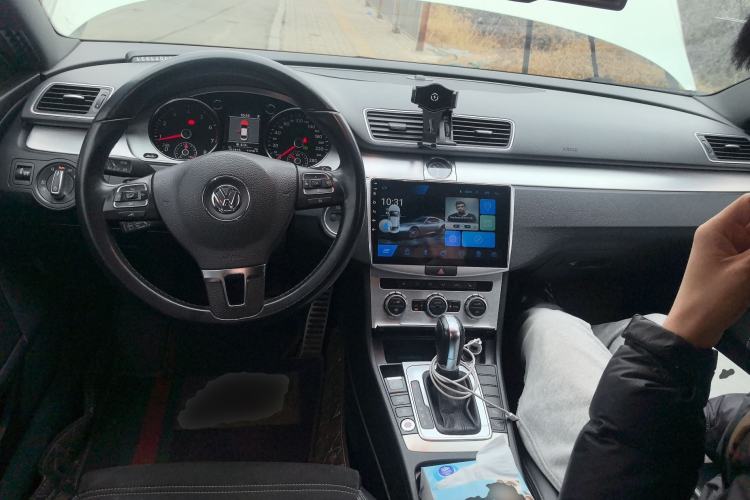 Used Volkswagen FAW-Volkswagen CC 2013 1.8TSI Luxury Model Center Console