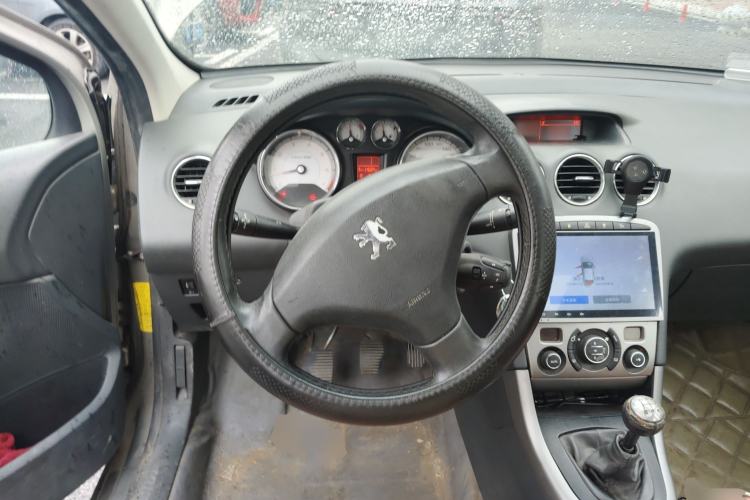 Used Peugeot 408 2011 2.0L Manual Luxury Edition