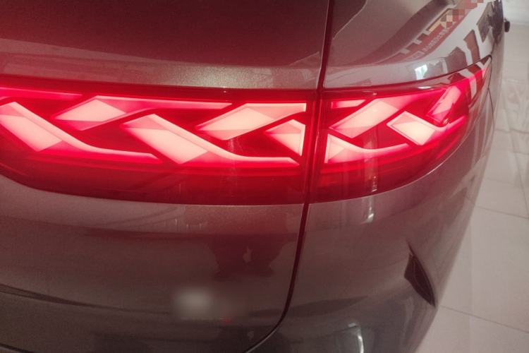 Used BYD Tang L 2025 DM 175KM Drone Player Edition Right Rear Taillight