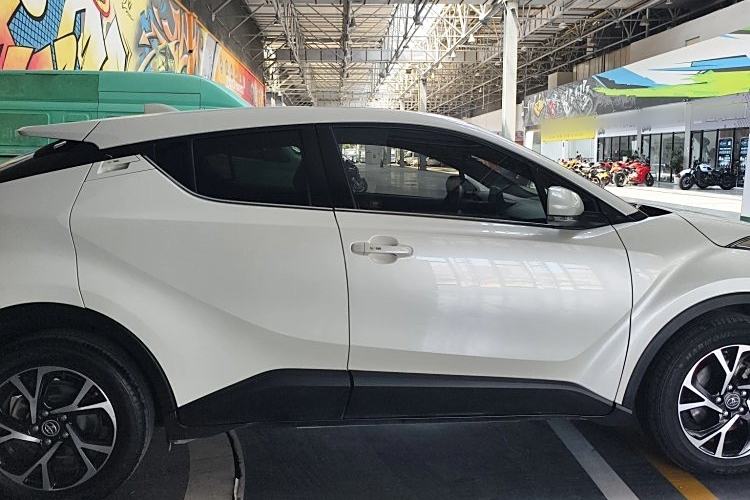 Used Toyota C-HR 2018 2.0L Leading with Sunroof China V Standard