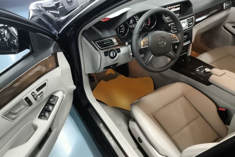 Used Mercedes-Benz E-Class 2014 E 260 L
