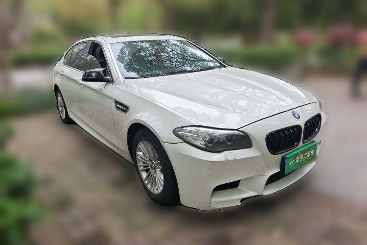 Used BMW 5 Series 2014 520Li Elegant Model Front Right 45 Deg