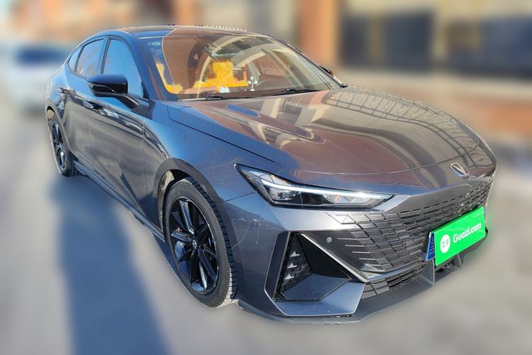 Used CHANGAN UNI-V 2022 1.5T Prestige Version Front Right 45 Deg