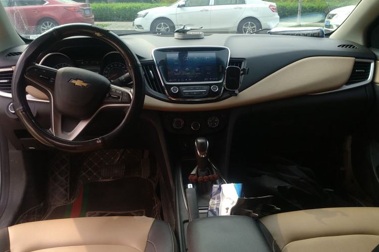 Used Chevrolet Monza 2022 320 Automatic Enjoyment Sunroof Version Center Console