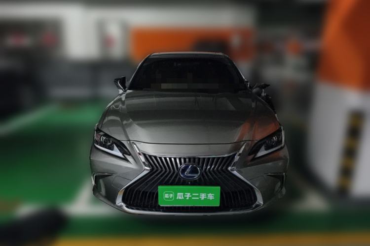 Used Lexus ES 2020 300h Premier Edition Front