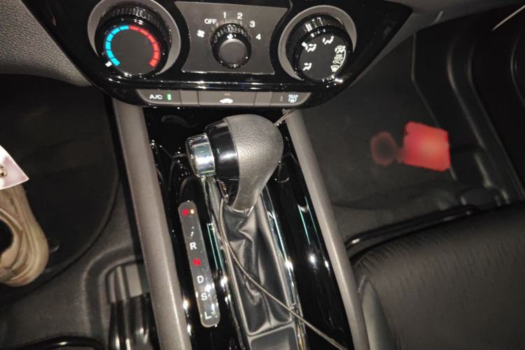 Used Honda Vezel 2020 1.5L CVT Pioneer Edition
