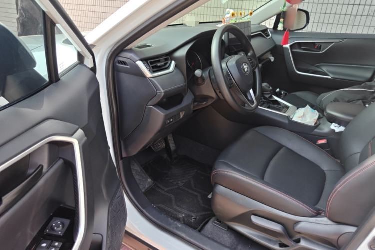 Used Toyota RAV4 2024 2.0L CVT Two-Wheel Drive Urban Edition