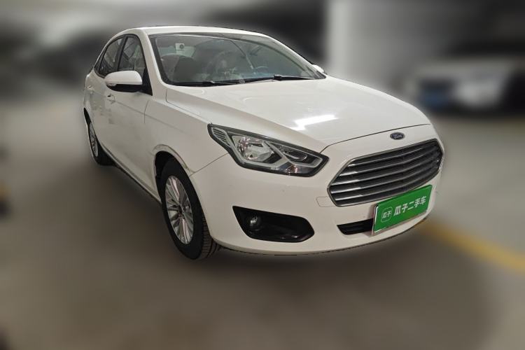 Used Ford Escort 2015 1.5L Manual Comfort Model Front Right 45 Deg