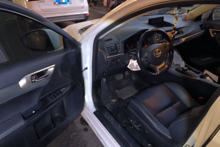 Used Lexus CT 2017 CT200h Comfort Edition Monochrome China VI