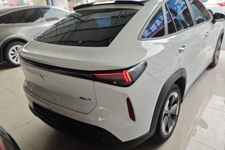 Used Livan Livan 7 2024 450 km Business Glory Edition