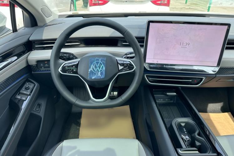 Used Volkswagen ID.7 VIZZION 2024 AIR model Interior 4