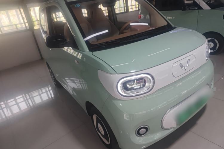 Used Wuling Hongguang MINIEV 2024 3rd Generation 215km Youth Edition Front Right 45 Deg