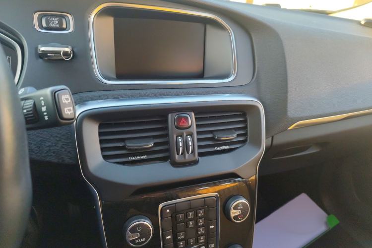 Used Volvo V40 2017 T3 Zhiyi Edition