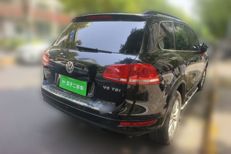 Used Volkswagen Touareg 2011 3.0 TDI Diesel High-End Model Rear Right 45 Deg