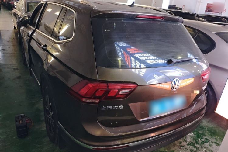 Used Volkswagen Tiguan L 2017 330TSI Automatic Two-Wheel Drive Luxury Edition Rear