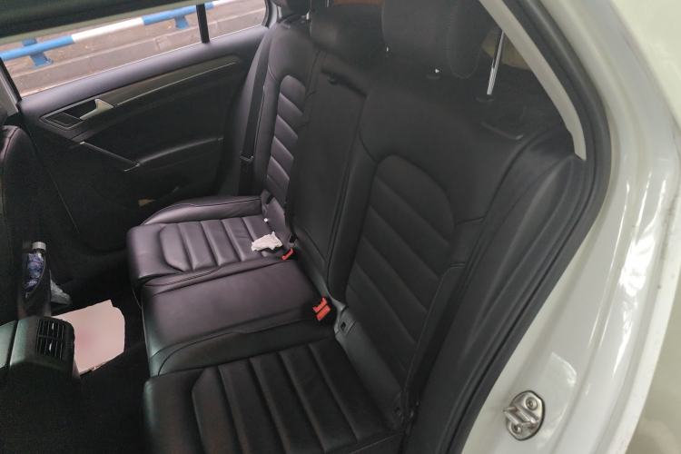 Used Volkswagen Golf 2016 230TSI Automatic Luxury Version
