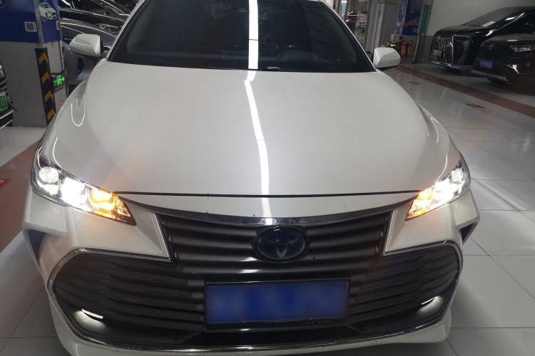 Used Toyota Avalon 2019 Dual-Engine 2.5L Luxury Edition China VI Standard